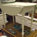 389 8232 DROP-LEAF TABLE